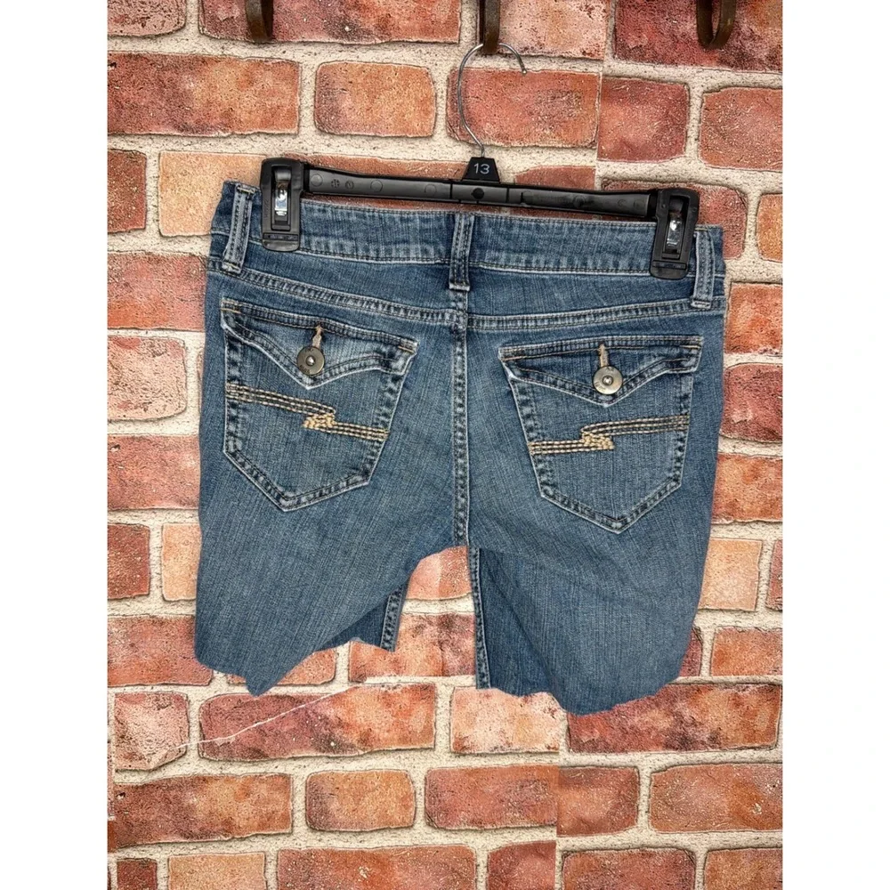 Arizona Jean Co Denim Shorts Womens Size 3 Long Blue Medium Wash Raw Hem‎ Casual